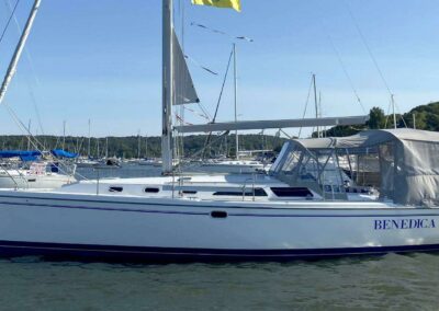 2001 Catalina 42′ “Benedica”